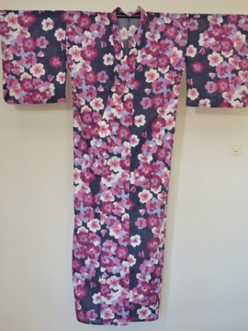 Yukata – granatowa w kwiaty